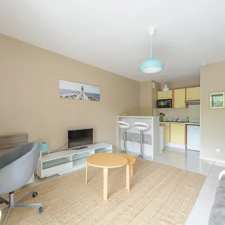 Ensoleille Au Bord De Avec Balcon Et Parking, Proche Centre Et - - Fr-1-535-51 شقة لا روشيل