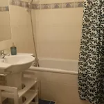 Ensoleille Au Bord De Avec Balcon Et Parking, Proche Centre Et - - Fr-1-535-51 Διαμέρισμα
